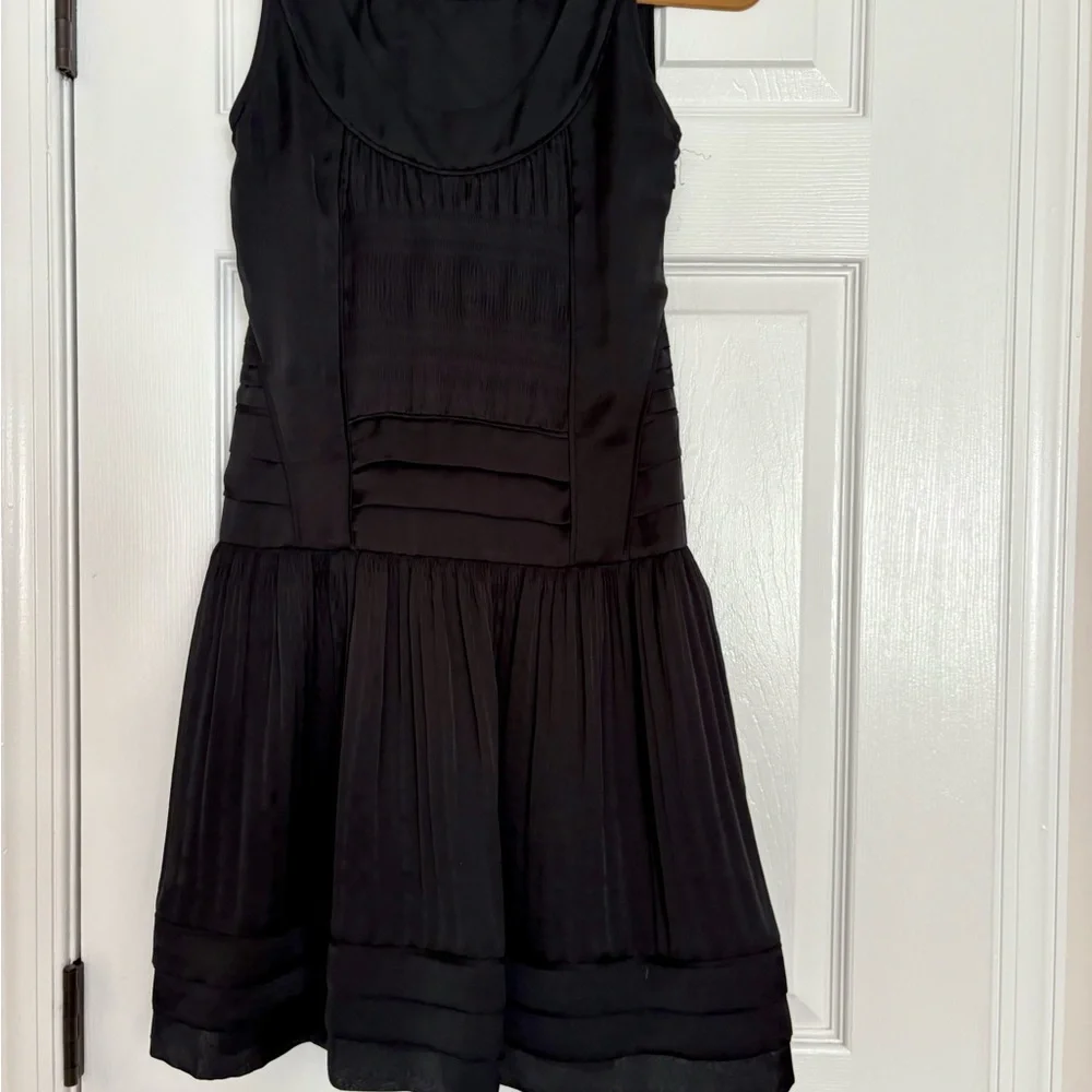 EUC Vintage Diane Von Furstenberg Black Pleated Mini Wills Dress Size 0 - Picture 2 of 12